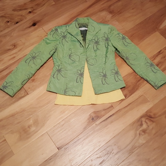 Garfield Marks Jackets & Blazers - 🎅Garfield Marks Blazer W/Lace Trim Cami